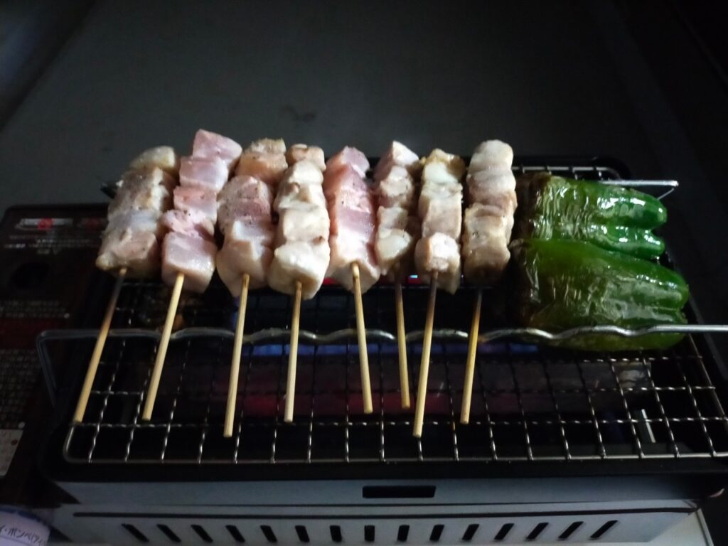 ベランダで焼き鳥
